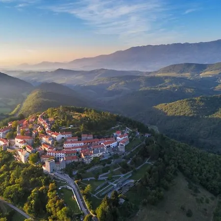 Cilka's House, Authentic Near Lipica *